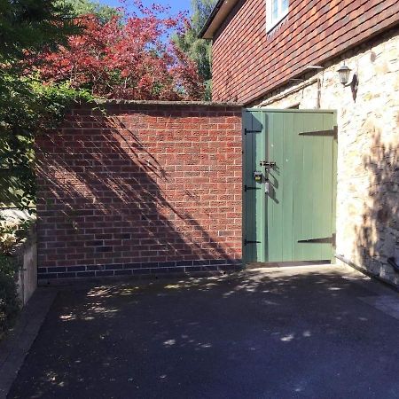 Quiet Residential Road, Short Walk To Hospital Apartamento Derby Exterior foto