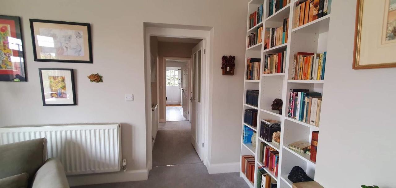 Quiet Residential Road, Short Walk To Hospital Apartamento Derby Exterior foto