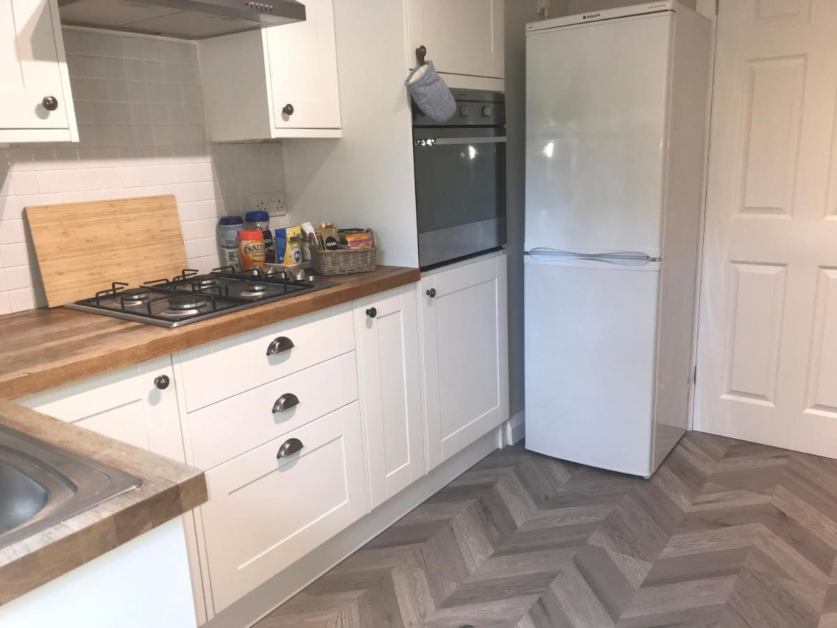 Quiet Residential Road, Short Walk To Hospital Apartamento Derby Exterior foto