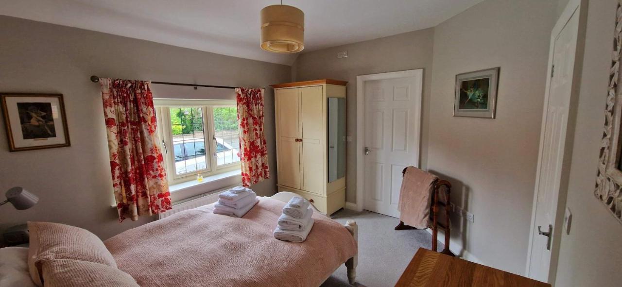 Quiet Residential Road, Short Walk To Hospital Apartamento Derby Exterior foto