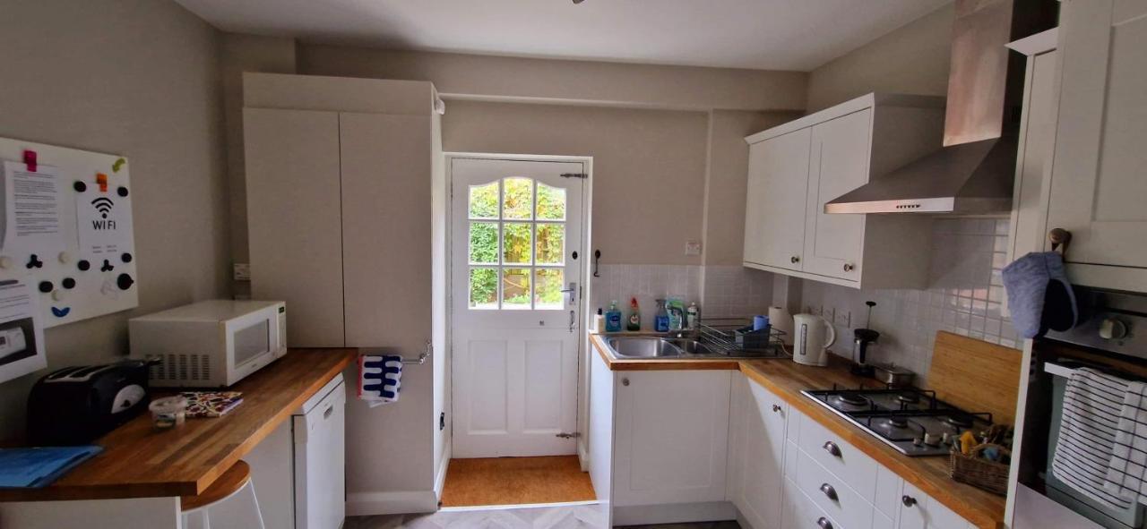 Quiet Residential Road, Short Walk To Hospital Apartamento Derby Exterior foto